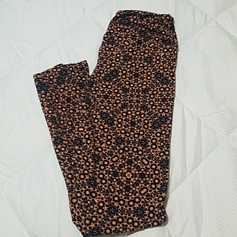LulaRoe one size leggings